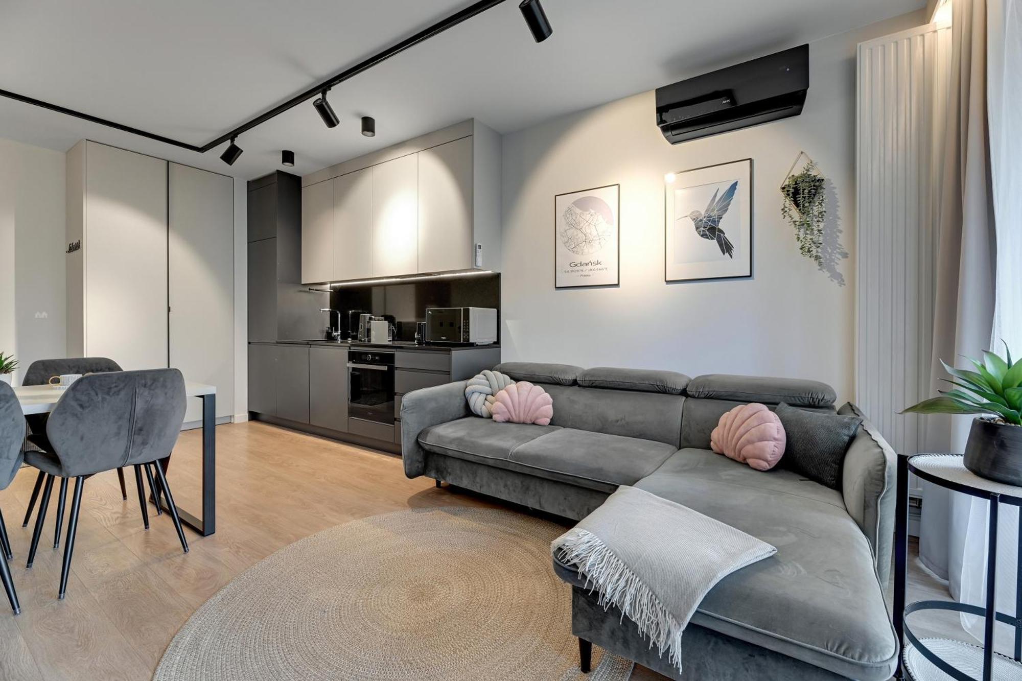 Scala City Center Premium Studios By Lion Apartments غدانسك المظهر الخارجي الصورة