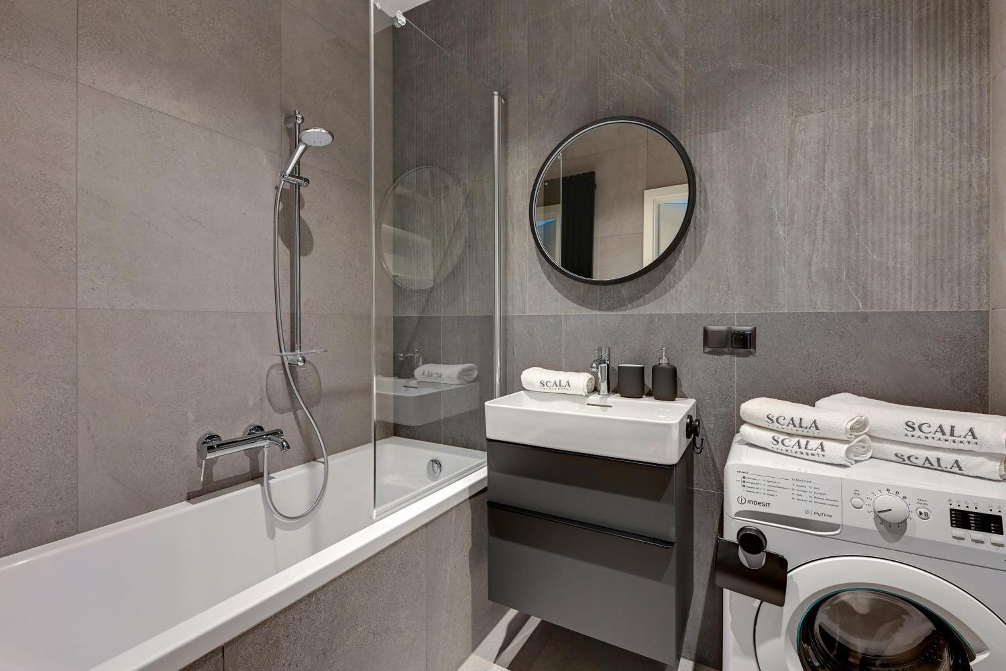 Scala City Center Premium Studios By Lion Apartments غدانسك المظهر الخارجي الصورة